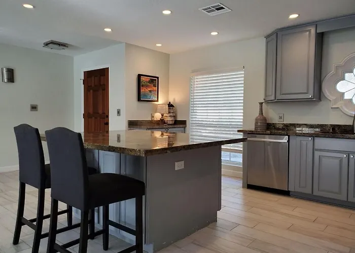 Tennis, Greenbelt, Private Courtyard Patio *