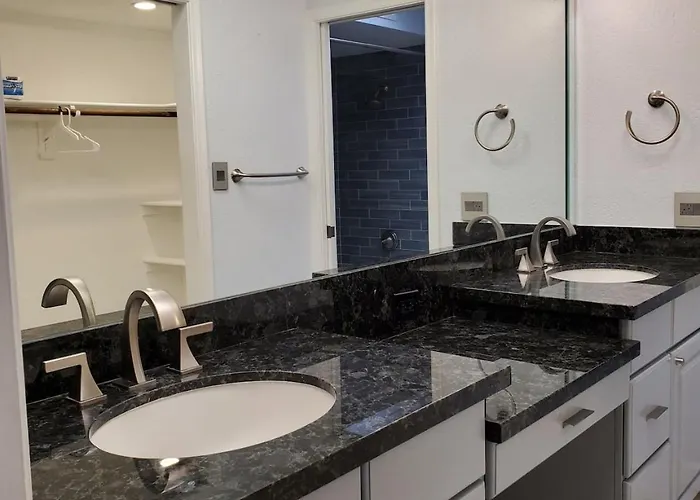 Tennis, Greenbelt, Private Courtyard Patio *